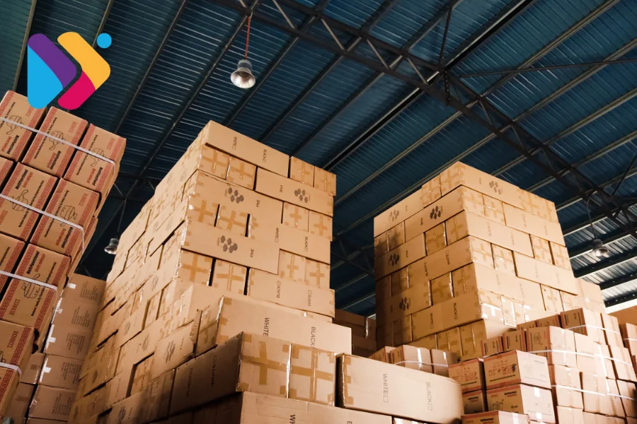 Mini centro de distribuição urbano com entregas rápidas para e-commerce