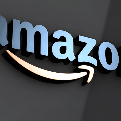 Centro de dados da Amazon Web Services com servidores para serviços de nuvem e IA. Sugestões de links internos: