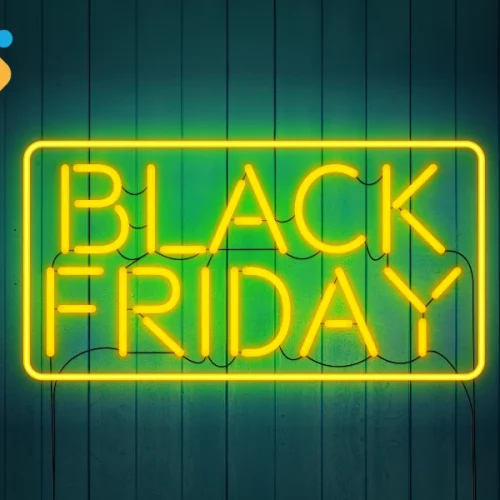 Loja se preparando para a Black Friday com banners de promoção.