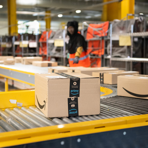 FBA grátis da Amazon Brasil permite novos vendedores testarem logística sem custos.