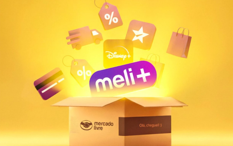 Consumidores acessando serviços de streaming no Mercado Livre com frete rápido.
