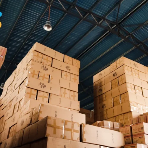 Mini centro de distribuição urbano com entregas rápidas para e-commerce