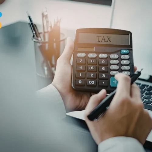 Painel de vendas mostrando aumento de tarifas e ajuste de preços em marketplaces